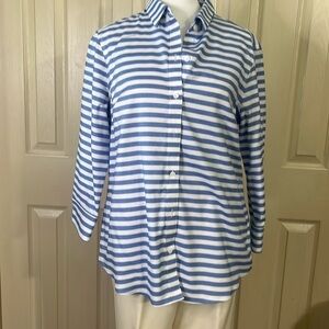 Jones New York Blue & White button down with 3/4 sleeves (267T)